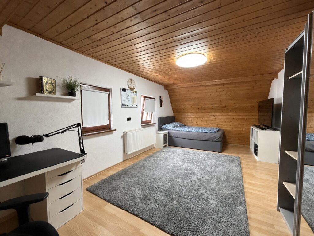 Wohnung 1 - Zimmer 4 (obere Ebene)