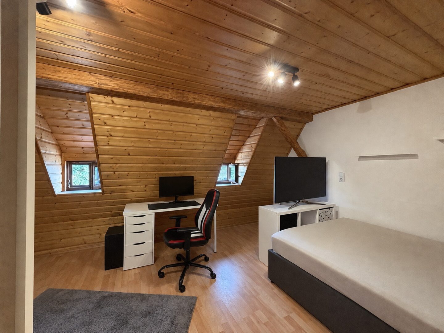 Wohnung 1 - Zimmer 1 (obere Ebene)