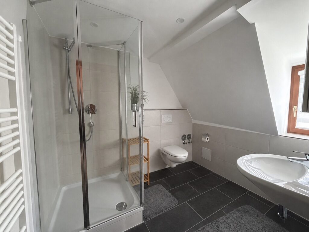 Wohnung 1 - Badezimmer (obere Ebene)