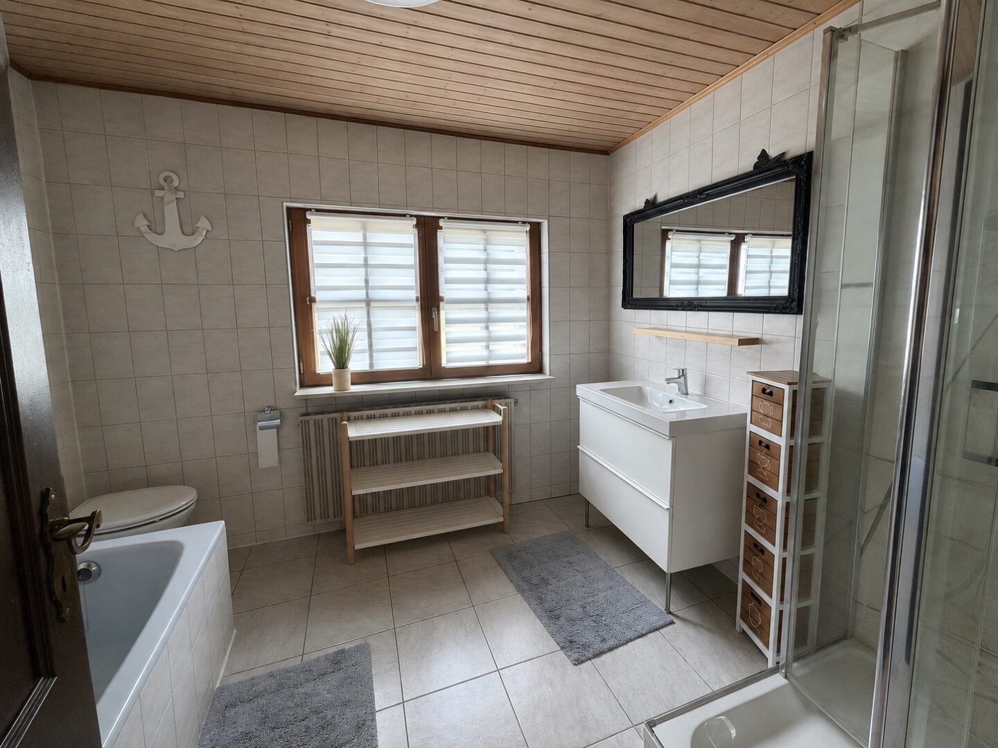 Wohnung 1 - Badezimmer