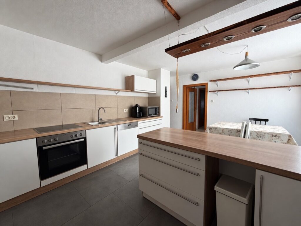 Erdgeschoss – Wohnung 2 – Küche